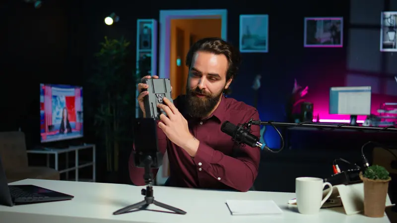 Tournage d'une vidéo produit pour les réseaux sociaux.